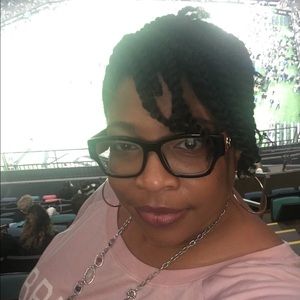 Meet your Posher, Rena